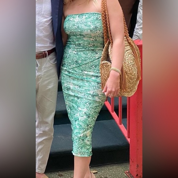 Like New ShowPo Strapless MIDI Dress Size 6 - Picture 2 of 12